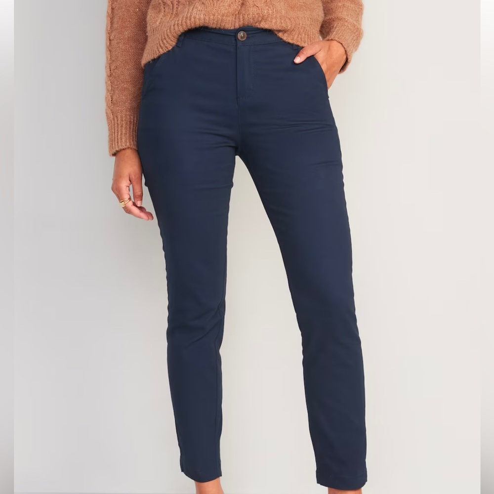 NWT black petite skinny pants from Old Navy